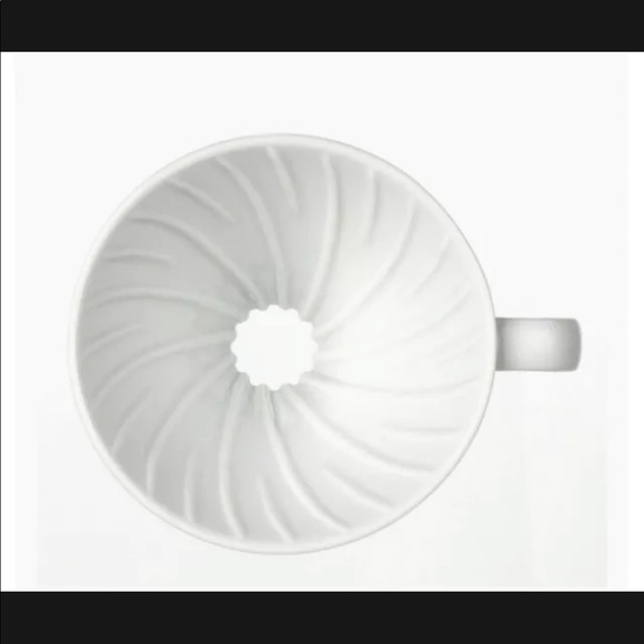 Hario V60 White Ceramic Coffee Brewing Cone Shape Dripper 1-4 Cups From Japan - Picture 4 of 5